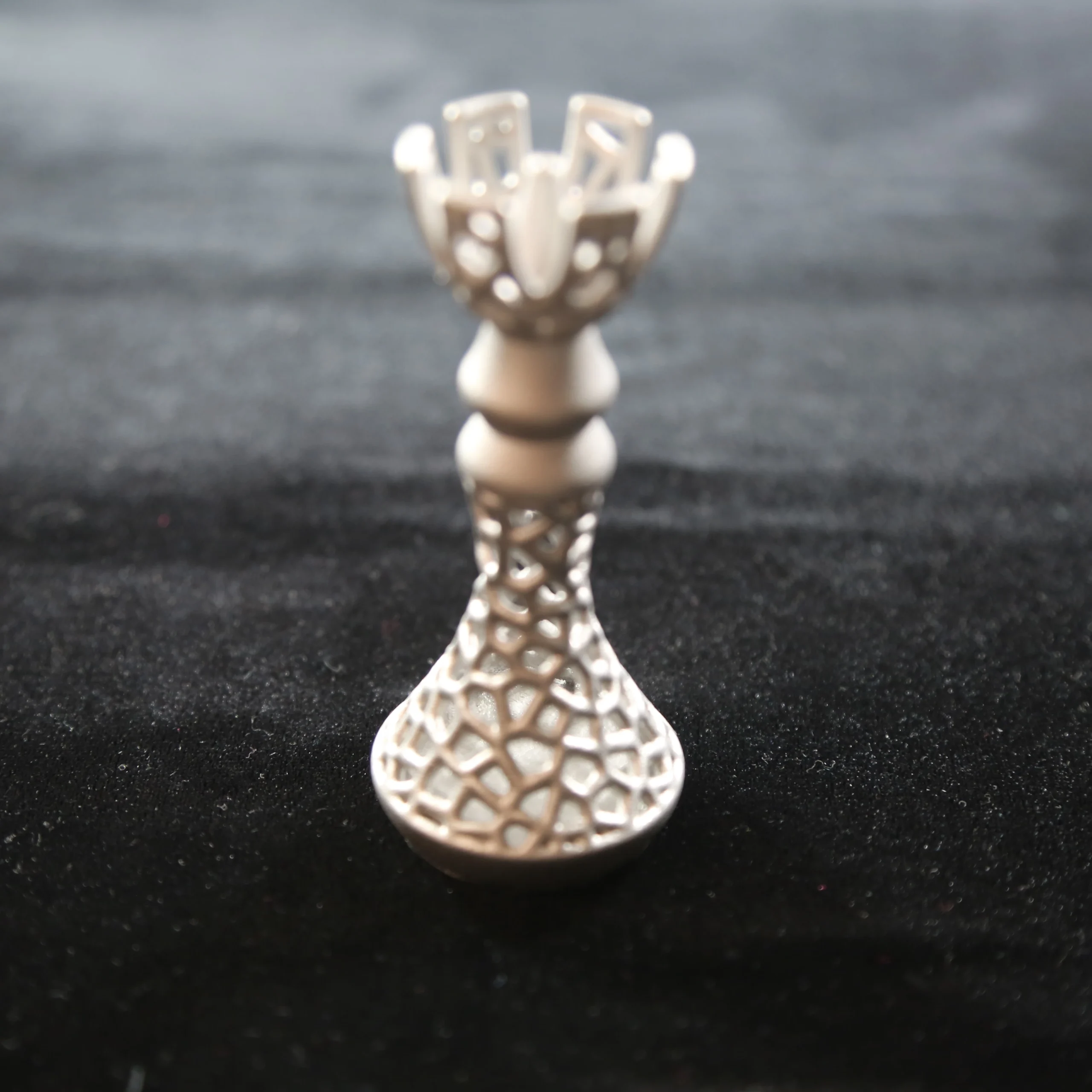 Exclusive-Metal-3D-Printed-Chess-Set-4-scaled