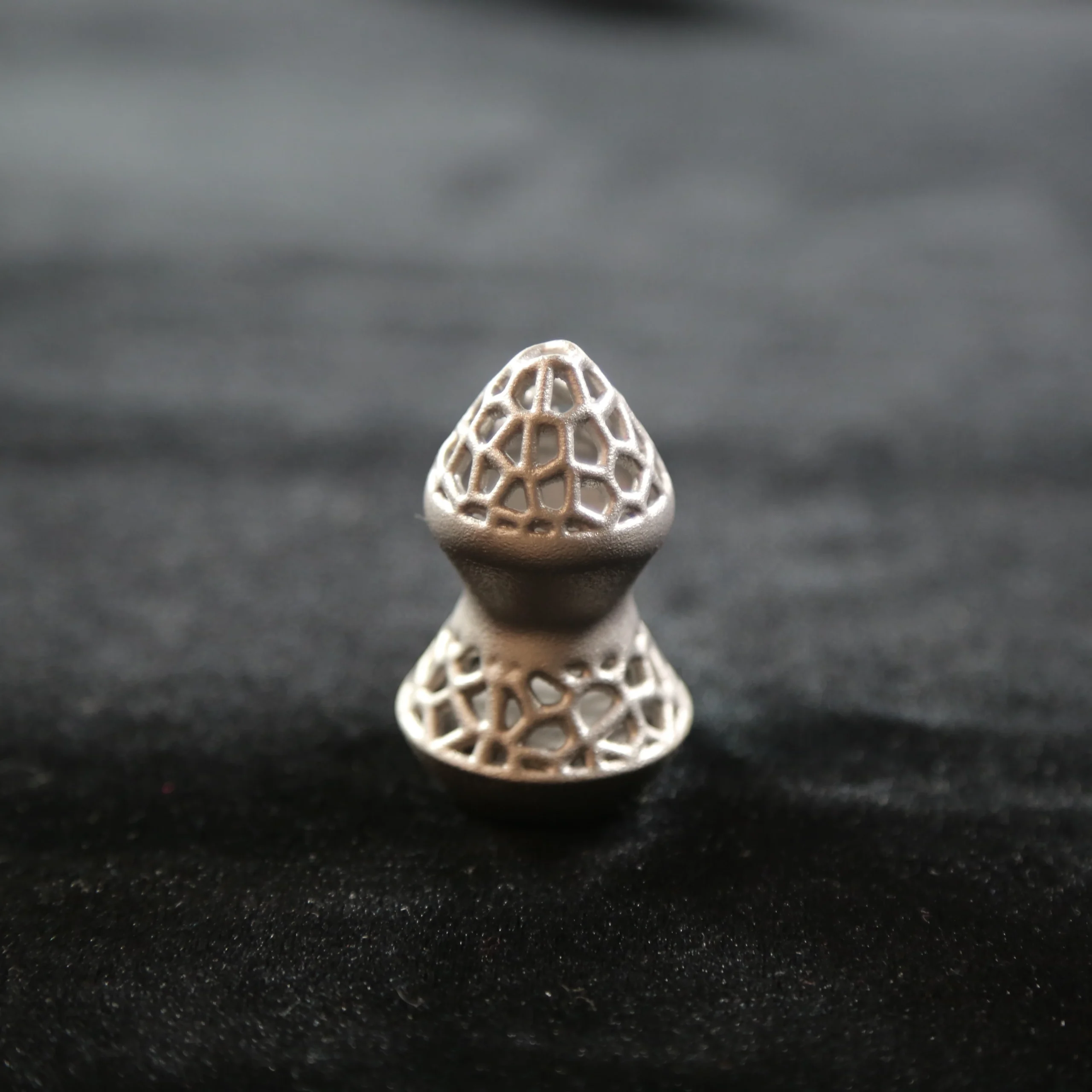 Exclusive-Metal-3D-Printed-Chess-Set-5-scaled