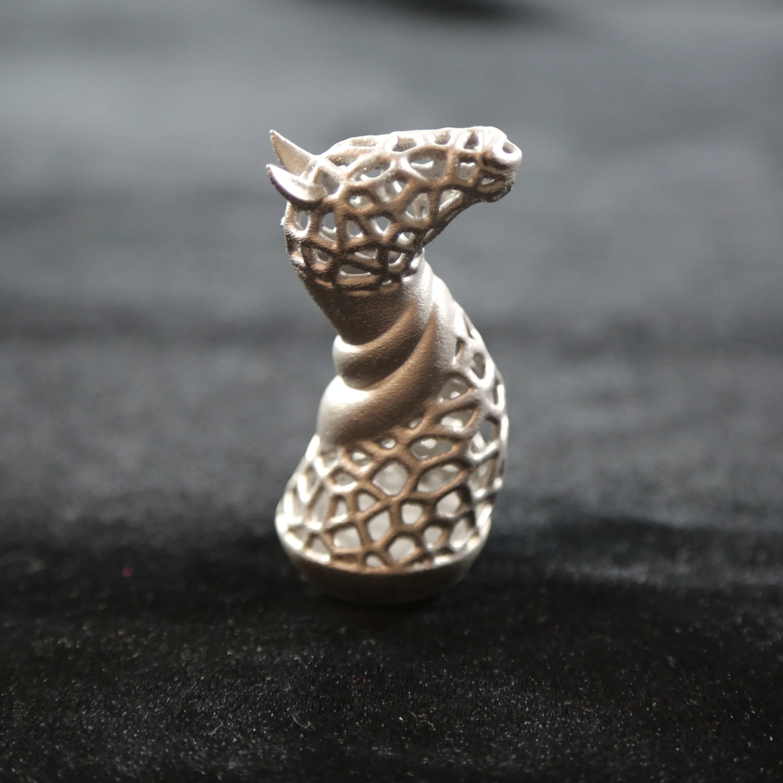 Exclusive-Metal-3D-Printed-Chess-Set-6-scaled