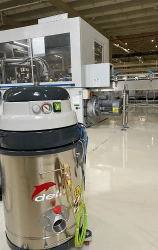 Delfin-certified-industrial-vacuum-300-BL-brushless-1-e1750676925661